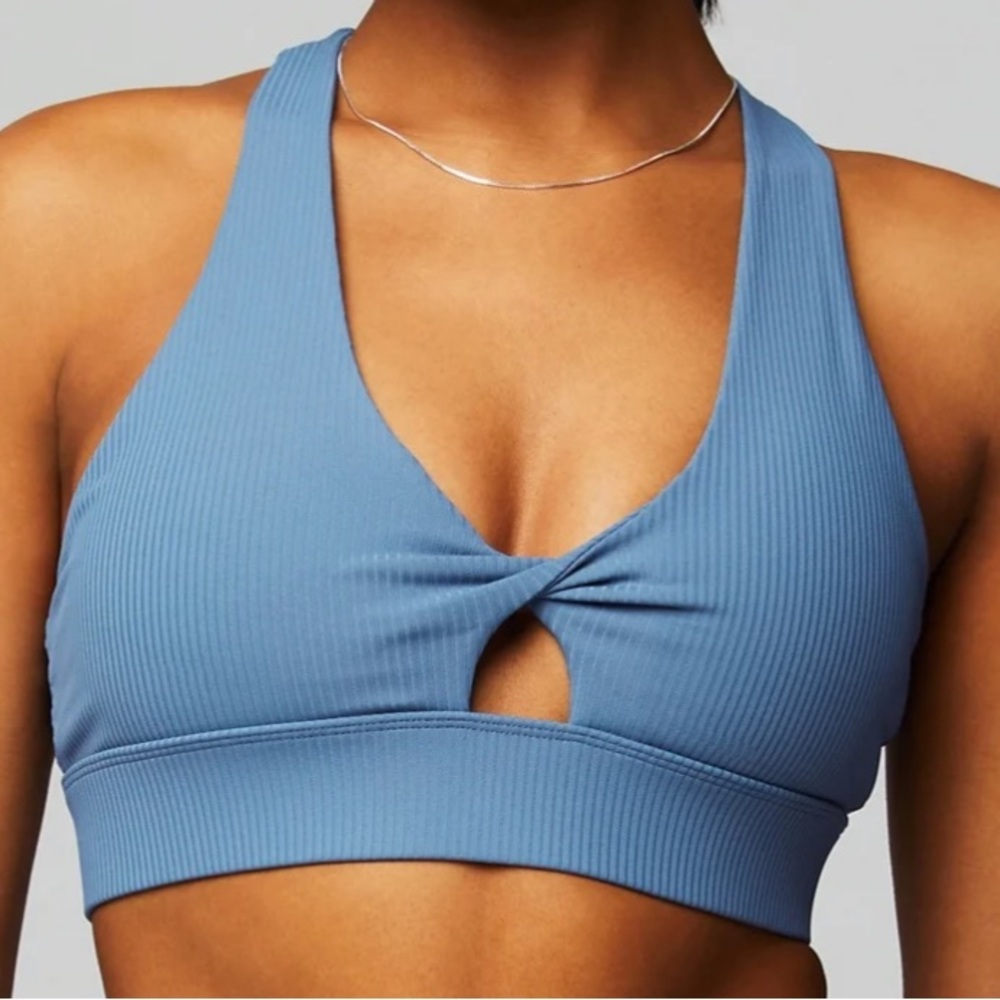 Fabletics Oasis Front Twist Bra